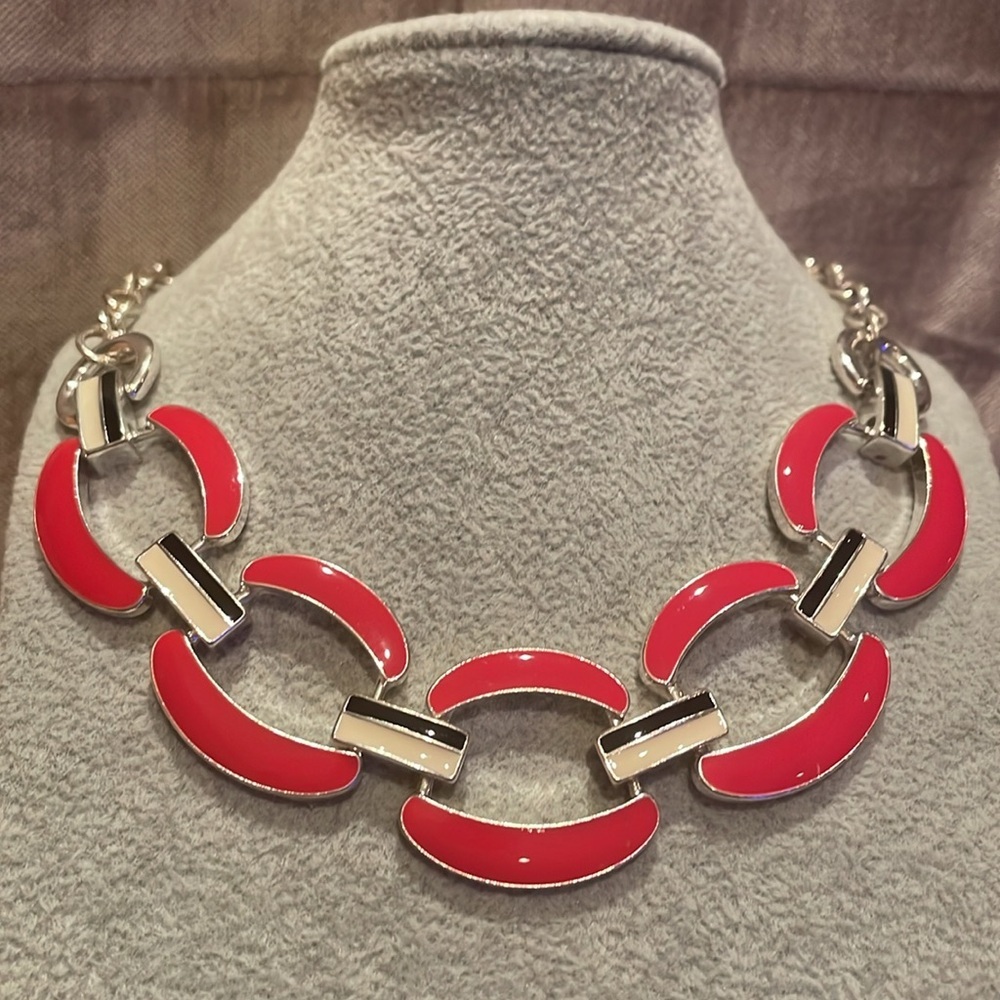 Red Link Statement Necklace Black & White Long Links 18” - Picture 5 of 8